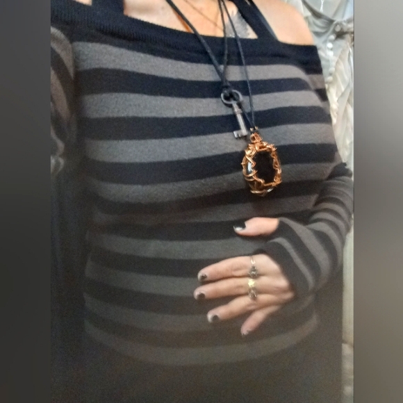 Killstar  off shoulder sweater - Picture 1 of 3